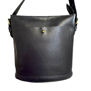 Madewell the transport bucket bag black leather